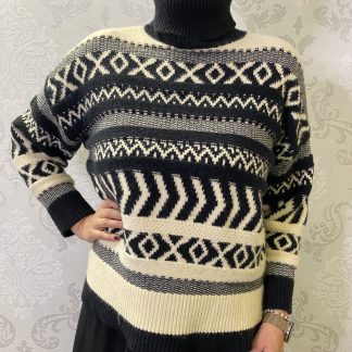 Črno-bel pulover