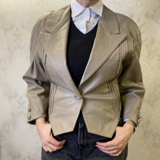 Usnjena jakna